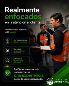 Equipo de Ejecutiva Ambiental atendiendo a un cliente en planta